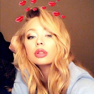 Meet your Posher, Katelyn